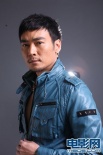 焦恩俊“黃金硬漢”強(qiáng)出擊 完美寫(xiě)真男人味十足