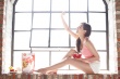 金莎朗廣告寫真秀完美身材 纖腰細(xì)腿S曲線迷人