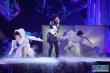 周笔畅登台献唱串烧歌曲 现场氛围热观众情绪高