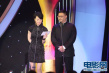 姜武、姜宏波頒優(yōu)秀女演員獎(jiǎng) 默契亮相侃侃而談