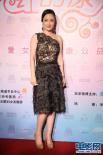 孫寧黑色鏤空典雅大方 大方暢談婚后幸福感覺(jué)
