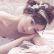 少女時(shí)代曝新專輯純美寫真 白紗柔美似小新娘