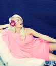 90后女歌手大秀性感曲线 碎花炫彩尽显夏日风情