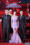 《錢學(xué)森》劇組亮相 陳坤、張雨綺等主創(chuàng)合影