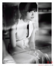 李宇春全新写真登杂志封面 黑白大片清新自然