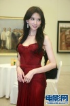 大美女林志玲后臺搔首弄姿 半蹲與粉絲男握手