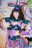 高海寧性感Cosplay亮相 動(dòng)漫節(jié)不怕人多被揩油