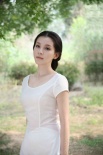 劉雨鑫新寫真展現(xiàn)牛奶肌膚 盡顯清新優(yōu)雅氣質(zhì)