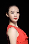 新氣質(zhì)女生閻娜拍寫真 烈焰紅唇大展嫵媚風情