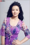 陳依莎拍寫(xiě)真盡顯熟女風(fēng)情 披肩卷發(fā)浪漫溫婉