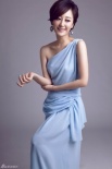 刘晓烨一袭蓝裙拍清新写真 淡雅恬静生如夏花