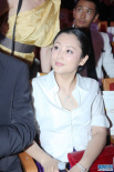 陳凱歌、陳紅夫婦出席頒獎(jiǎng)現(xiàn)場(chǎng) 秀恩愛默契足