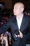 葛优微笑亮相观众席 表情搞笑大展喜剧天王之风