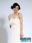 張靜初白色晚禮服溫婉亮相 典雅宛若夢幻仙子