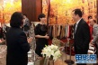 張靜初身穿黑色連衣裙性感走秀 胸前亮片顯高貴