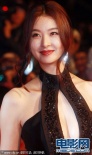 宋善美胸前镂空沟乳毕现 性感惹火诱人无限