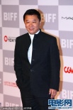 程小东亮相釜山 代表《白蛇传说》剧组走红毯