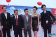 《第一大總統(tǒng)》劇組全體亮相 劉勁熱情揮手致意