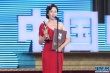 演员国歌获最佳女配角奖 登台领奖潸然泪下