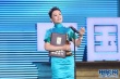 娜仁花金雞三獲提名終封后 領獎激動落淚顯真情