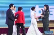 程晓玲凭《岁岁清明》获最佳编剧 穿军服谈感慨