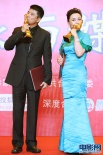 孫淳、娜仁花金雞獎封帝后 后臺合影親吻獎杯