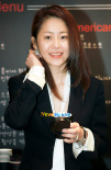 高贤贞优雅代言咖啡品牌 举手投足尽显女神气质