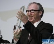 《無法觸碰》獲櫻花大獎 法國大使館官員代領獎