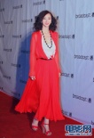 翁虹着定制红裙 看秀风情万种被赞“神女”