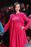 劉亦菲金裙亮相秀雪肌 MiuMiu透視裝露黑色內(nèi)衣
