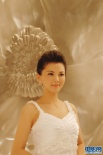 李湘優(yōu)雅代言護(hù)膚品 皮膚白皙迷人氣質(zhì)高貴