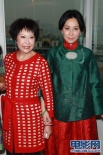 劉嘉玲“紅配綠”亮相 自稱下廚少對(duì)做飯沒(méi)天分