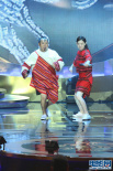 曾志偉、曾寶儀父女檔主持 出場(chǎng)服裝個(gè)性搶眼