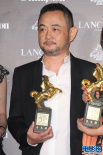秦海璐跨行做編劇獲肯定 后臺(tái)接受采訪喜形于色