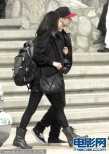 小天王比伯與女友穿情侶裝亮相 金童玉女顯甜蜜