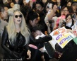 Lady GaGa将带新男友见父母 提早过圣诞送香吻