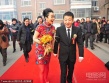 賈樟柯、趙濤回老家完婚 新人甜蜜親吻新娘抹淚