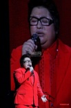 韓紅北京演唱會(huì)又唱又跳 不忘做慈善感激陳奕迅