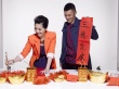 杨千嬅为新片拍贺年辑 余文乐咬春联变大小眼
