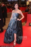 《金陵十三釵》柏林首映 倪妮低胸禮服華麗現(xiàn)身