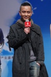 “断带门”S公主秀热舞疑露底 邓丽欣黄裙抢眼