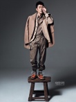冯绍峰拍春夏大片展熟男本色 手拿香烟尽显沧桑