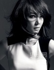 陈数拍写真大胆颠覆形象 深邃眼神一展成熟魅力