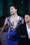 莫小棋登紅毯狂秀巨乳 霸氣側(cè)漏突破女星底線