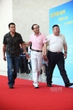 刘金山手挽资深演员齐走红毯 大肚富态豪气十足