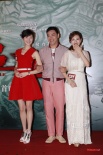 《追凶》香港首映 刘青云穿粉装谈“锋芝”复合