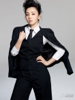 小陶虹穿男式西装拍写真 中性风御姐范韵味十足