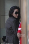 成龍率眾星乘私人飛機赴戛納 李冰冰黑超遮倦容