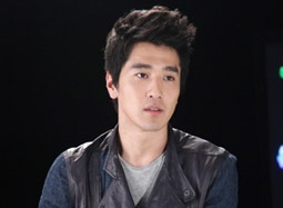 赵又廷推荐“爱心包裹” 公益电影《包裹》首映