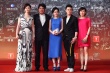 阿嬌、余少群微笑出場 李小冉紅毯“豪乳”側(cè)露